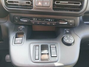 Opel Combo Ultimate AHK HUD NAVI AUTOM. PARKEN WINTERPA 4.500 km 26.740 &euro; HAAN 42781