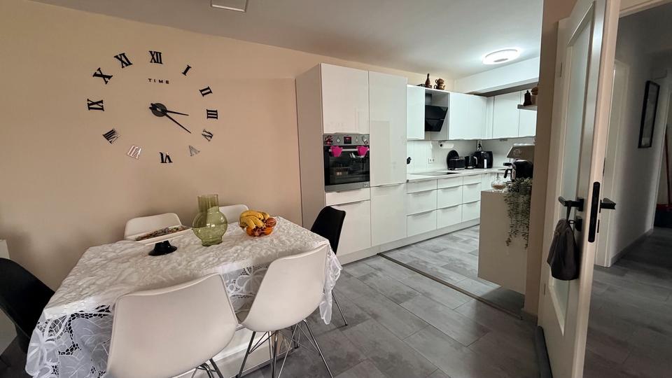 Hochparterre Köln Kalk - 4 Zimmer, 84 m&sup2;, 345.000&euro; | Angebot:26173320