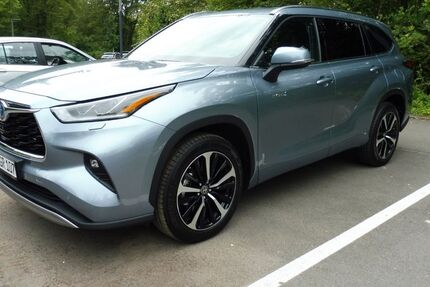 Toyota Highlander 125.789 km 36.500 &euro; Köln 50678