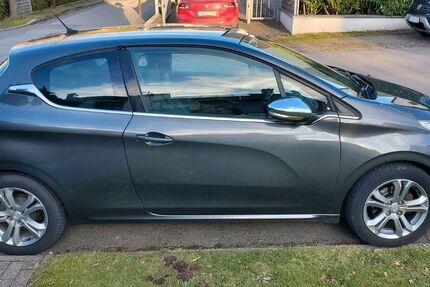 Peugeot 208 60.300 km 4.490 &euro; Langenfeld 40764