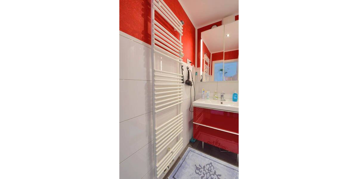 Kauf im Paket: 2 vermietete Wohnungen & 1 Garage in einem 3-Familienhaus in Bonn-Röttgen. 6 zimmer