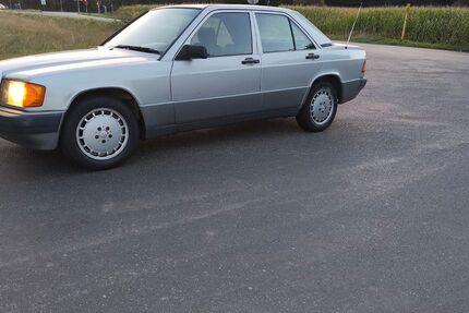 Mercedes-Benz 190 234.200 km 3.400 € Kerpen 50171