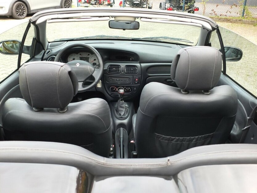 Renault Megane 1.6 16V PRIVILEGE 1.HAND LEDER KLIMAANLAGE 119.545 km 3.704 € Köln 50858