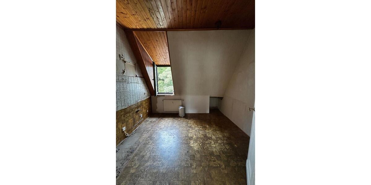 Denkmalmaisonette Nippes:Sanierungsobjekt mit Charme & Potenzial zimmer