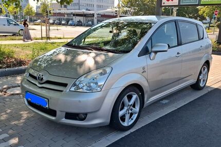 Toyota Corolla Verso 255.000 km 2.700 € Neuss 41466