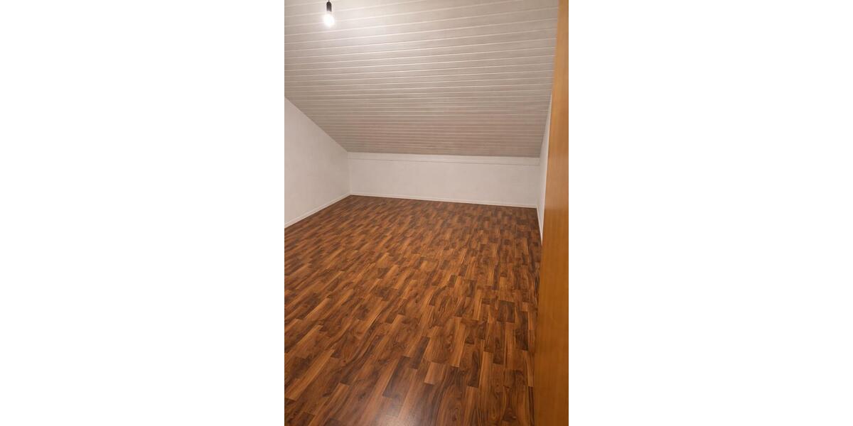 Dachgeschoßwohnung Bergheim Ahe - 3 Zimmer, 70 m&sup2;, 800&euro; | Angebot:24631076