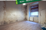 Entkernte Erdgeschoss-Wohnung mit eigenem Garten