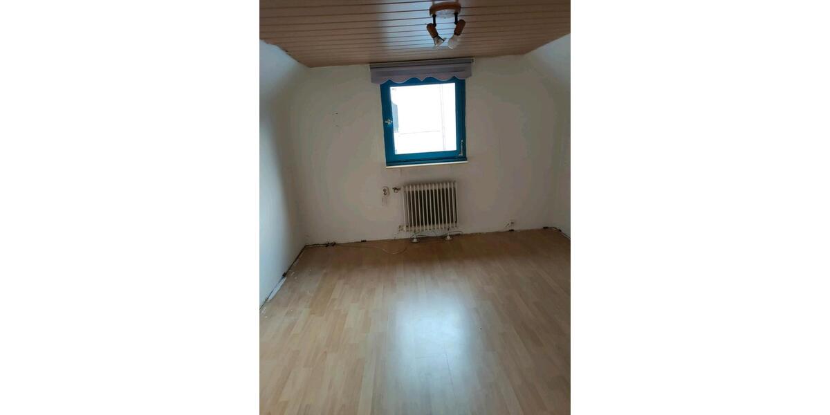 Einfamilienhaus Solingen Wald - 3 Zimmer, 70 m&sup2;, 690&euro; | Angebot:26189039