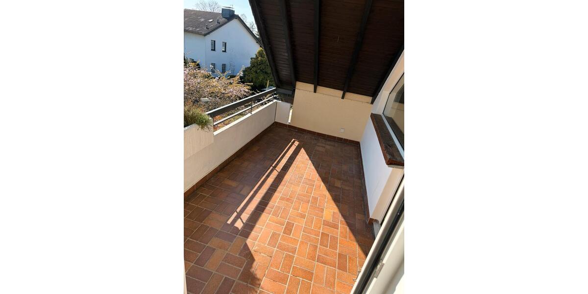 Dachgeschoßwohnung Langenfeld (Rheinland) - 3 Zimmer, 87 m&sup2;, 1.200&euro; | Angebot:26301690