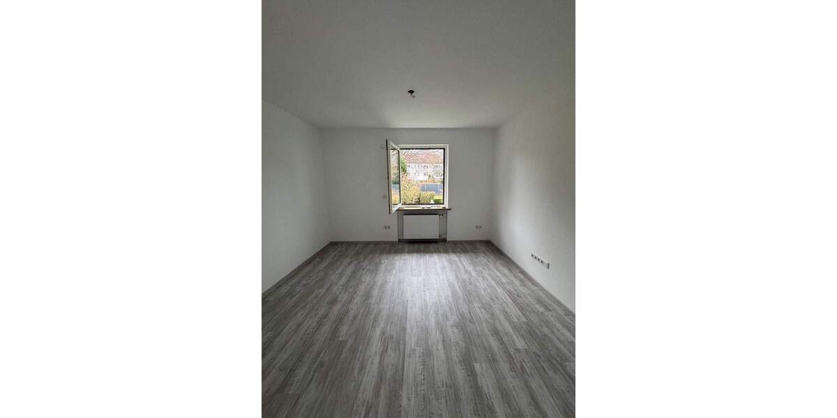 Etagenwohnung Siegburg Dreesch - 2 Zimmer, 80 m&sup2;, 990&euro; | Angebot:24155580