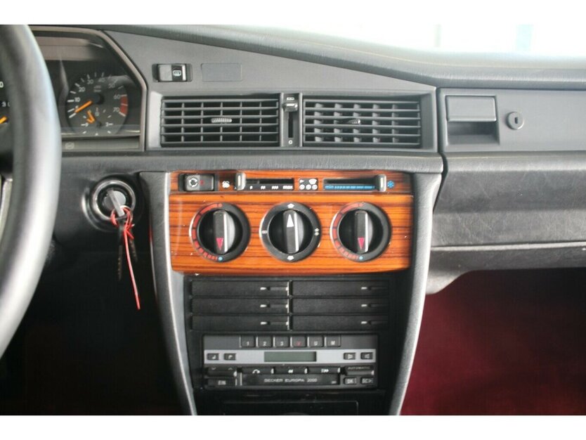 Mercedes-Benz 190 E 1.8 Avantgarde Rosso TOP ZUSTAND 130.065 km 19.980 € Euskirchen 53881