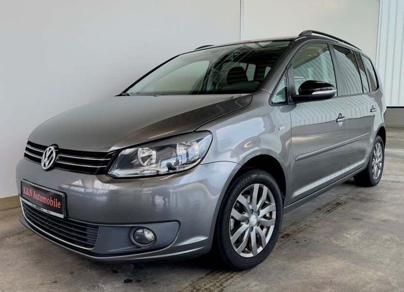 VW Touran 240.000 km 7.399 € Hilden 40721