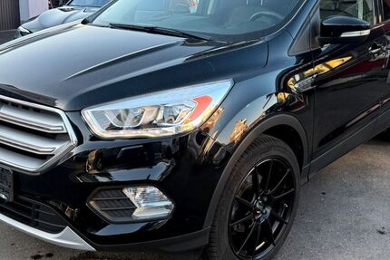 Ford Kuga 22.503 km 14.950 &euro; Solingen 42659