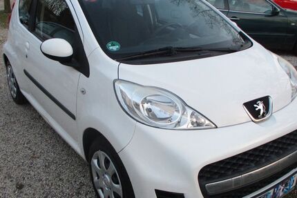 Peugeot 107 110.000 km 2.950 &euro; Bonn 53127