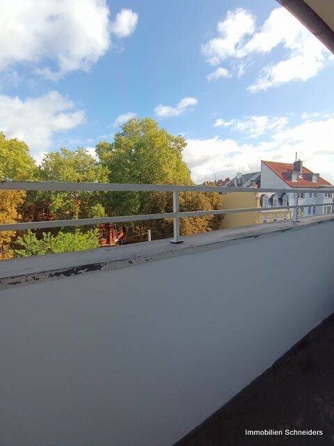 Düsseldorf-Oberbilk, Heerstraße 27 - Komplett sanierte Wohnung mit 2 Balkonen + Küchenzeile ab Oktober zu mieten !!