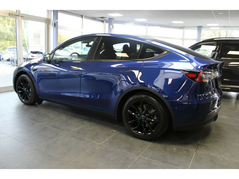 Tesla Model Y RWD 33.530 km 32.980 € Euskirchen 53881