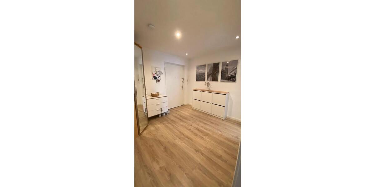 Etagenwohnung Köln Mülheim - 3 Zimmer, 125 m&sup2;, 1.950&euro; | Angebot:25100478