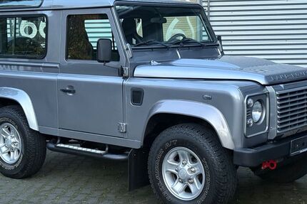 Land Rover Defender 82.000 km 42.500 € Köln 51149