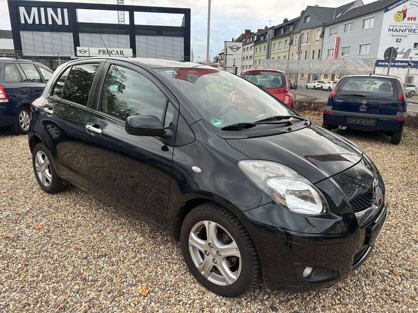 Toyota Yaris 289.900 km 2.950 € Leverkusen 51371
