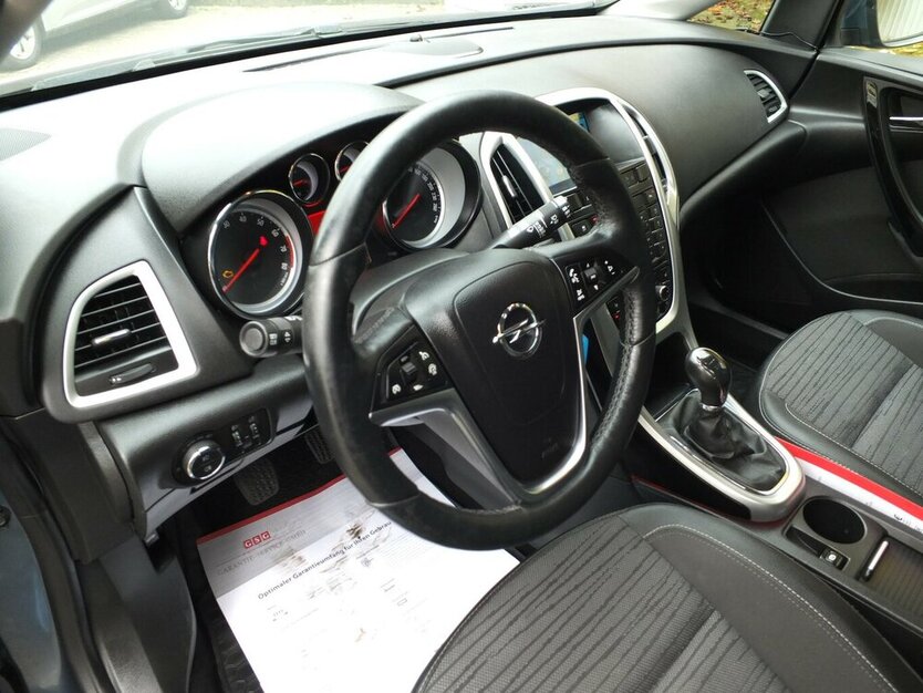 Opel Astra STYLE KLIMAAUTOM NAVI START-STOP PARKPILOT 100.000 km 7.904 € Köln 50858