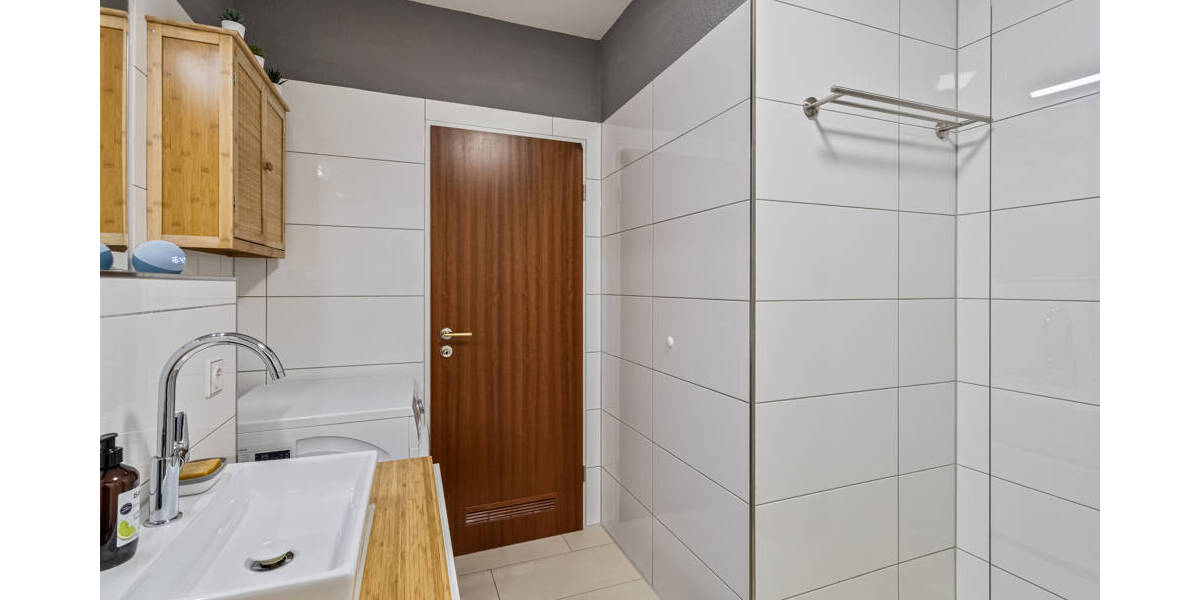 *** Lichtdurchflutete Dachgeschosswohnung mit zwei sonnigen Dachterrassen in Top-Lage *** 2 zimmer