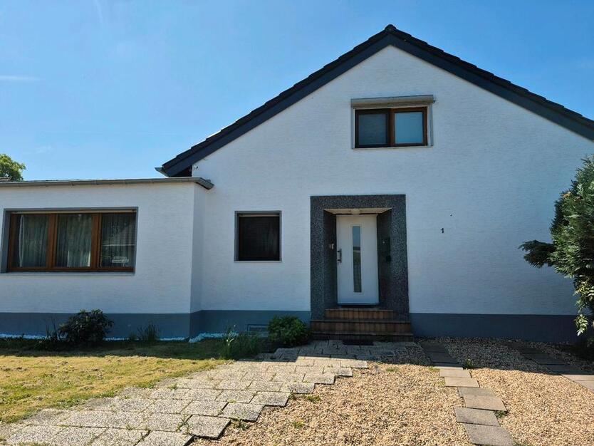 Freistehendes Traumhaus auf großem Eckgrundstück