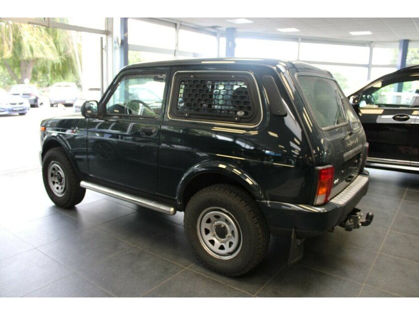 Lada Taiga 1.7 Urban 4x4 66.666 km 9.980 € Euskirchen 53881