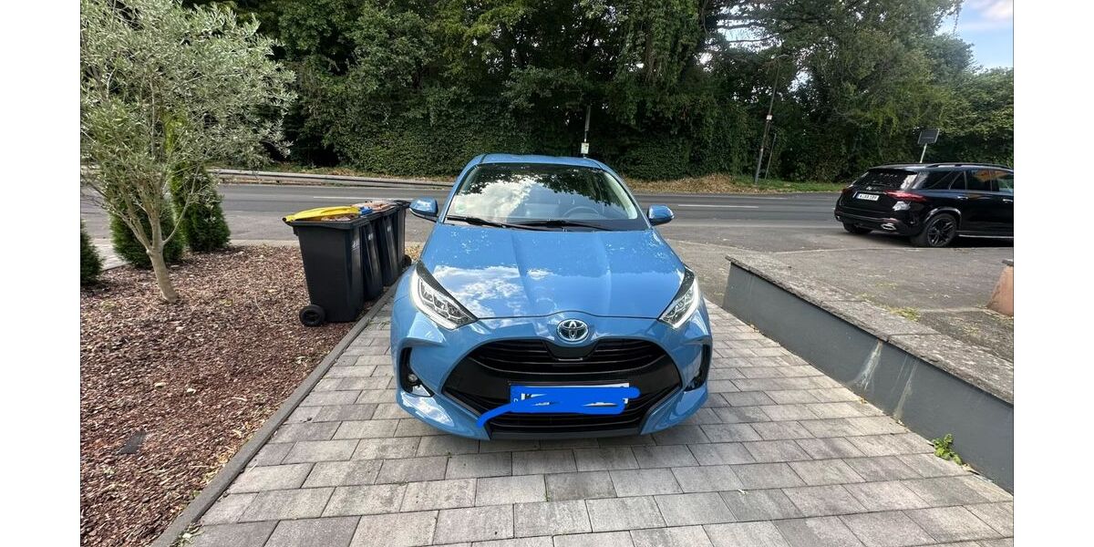 Toyota Yaris 64.674 km 16.400 &euro; Köln 51079