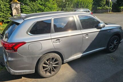 Mitsubishi Plug-in Hybrid Outlander 90.600 km 21.900 &euro; Bonn 53175