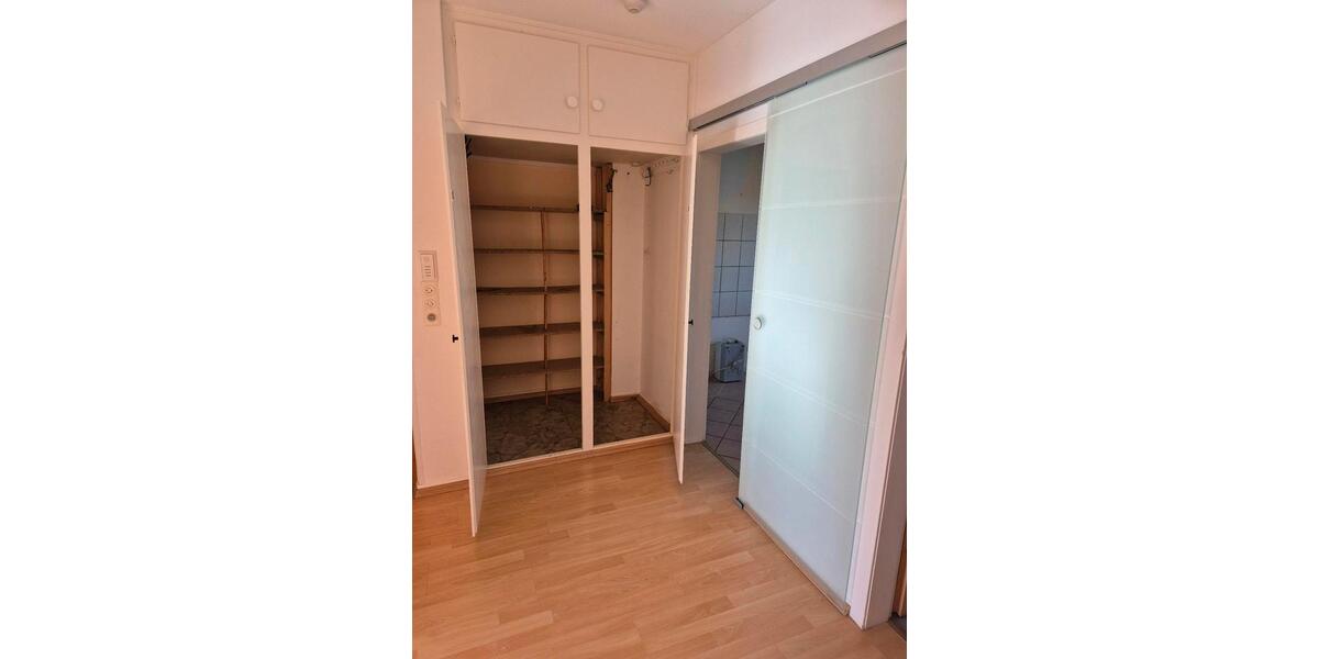 Etagenwohnung Leverkusen Bürrig - 3 Zimmer, 82 m&sup2;, 1.300&euro; | Angebot:24795132