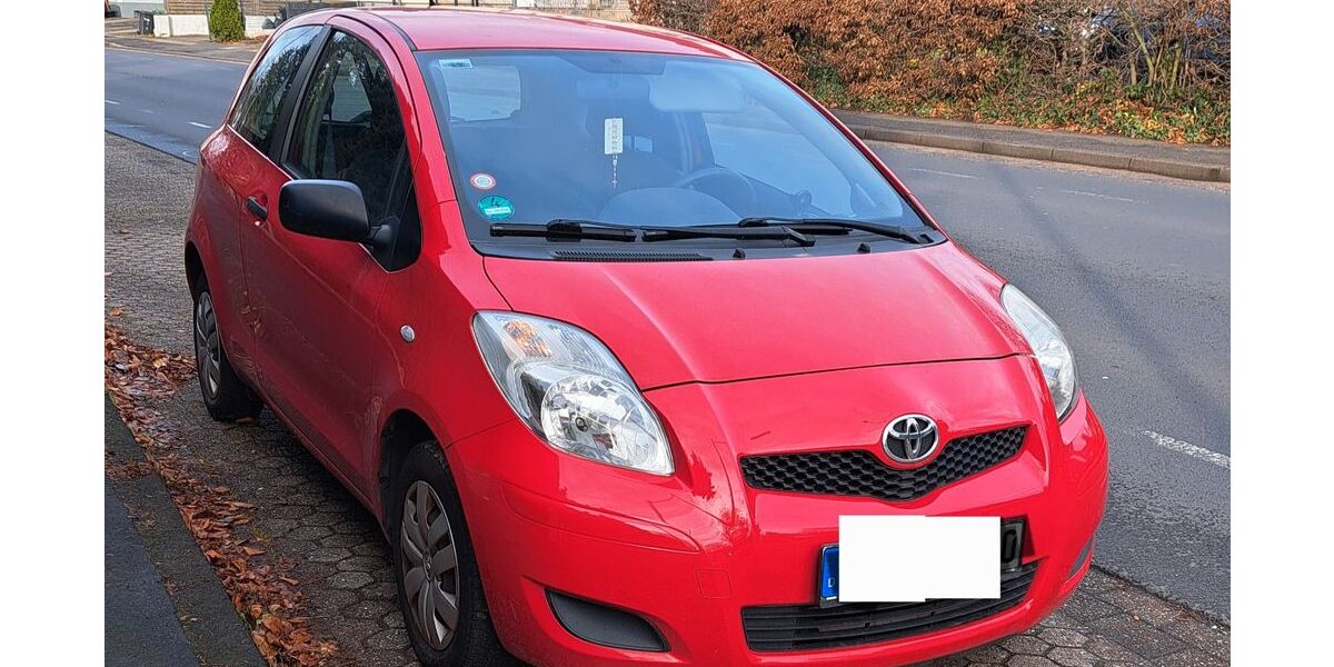 Toyota Yaris 125.500 km 2.888 € Siegburg 53721