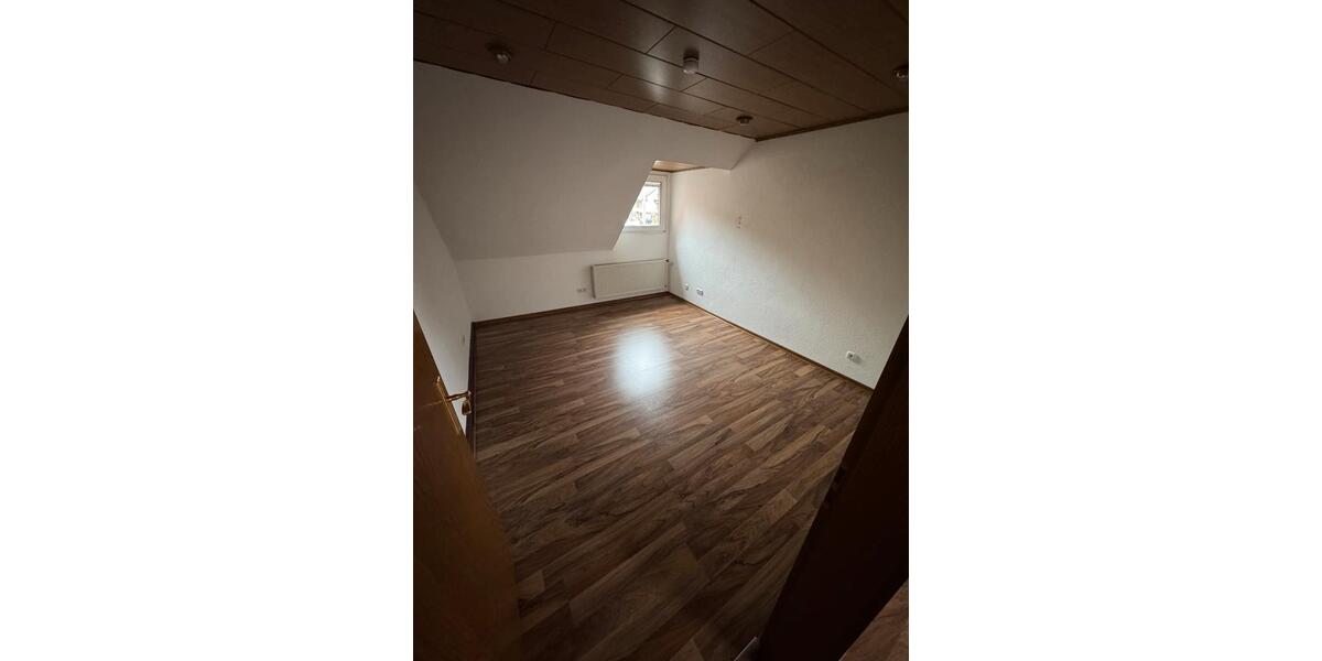 Dachgeschoßwohnung Langenfeld (Rheinland) - 2 Zimmer, 52 m&sup2;, 665&euro; | Angebot:26397791