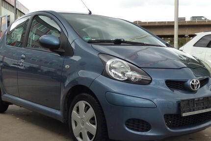 Toyota Aygo (X) 109.000 km 3.900 € Köln 51105