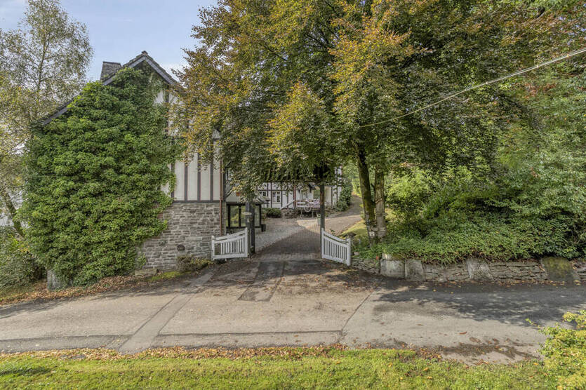 Außergewöhliches Anwesen mit mehreren Häusern mitten in der Natur 6 zimmer