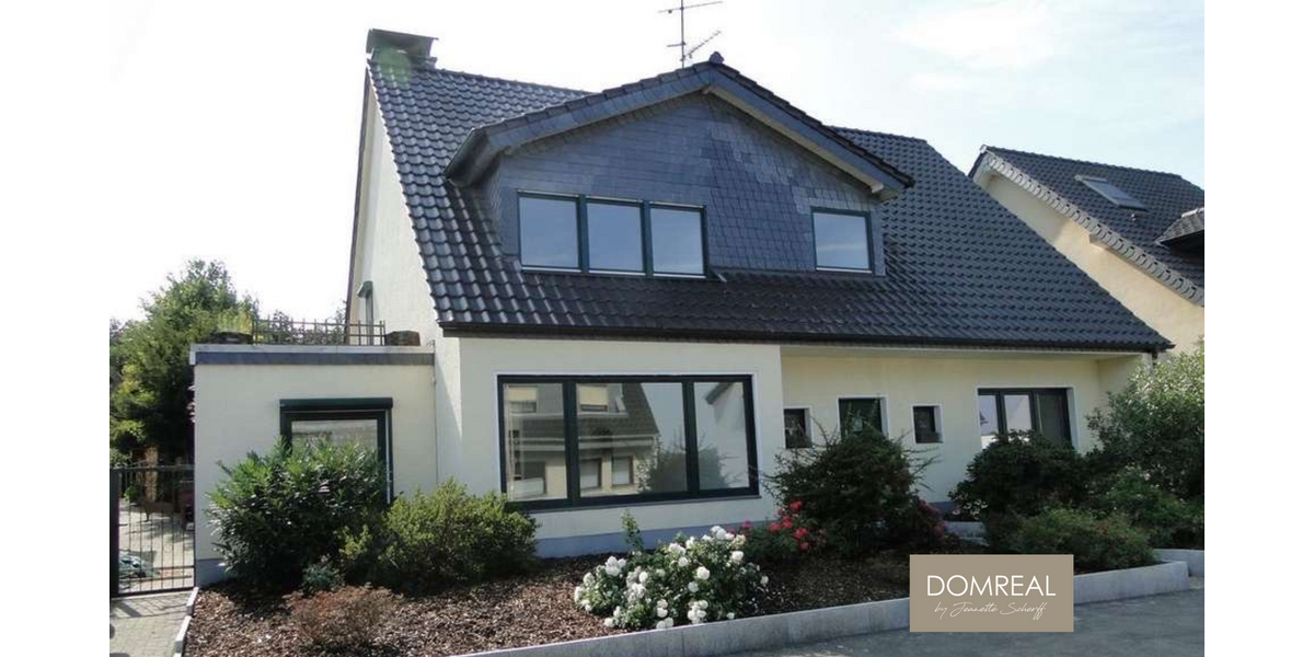 Haus zum Kaufen in Dormagen 660.000 € 247.43 m² 6 zimmer