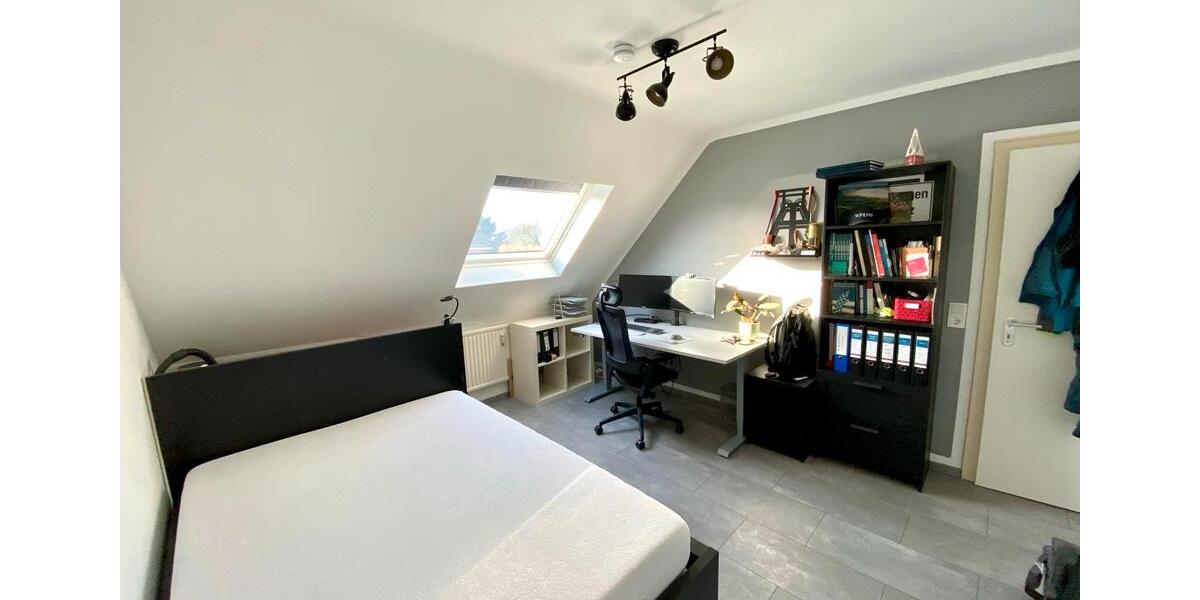 Dachgeschoßwohnung Köln Lindenthal - 2 Zimmer, 38 m&sup2;, 190.000&euro; | Angebot:25054906