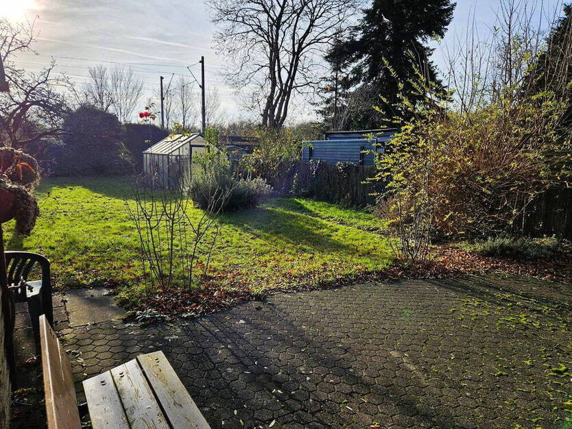 Charmantes Zweifamilienhaus mit großem Garten
