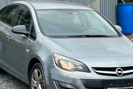 Opel Astra 32.500 km 5.999 € Overath bei Köln 51491