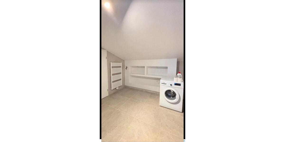 Dachgeschoßwohnung Solingen - 3 Zimmer, 65 m&sup2;, 1.100&euro; | Angebot:25103875