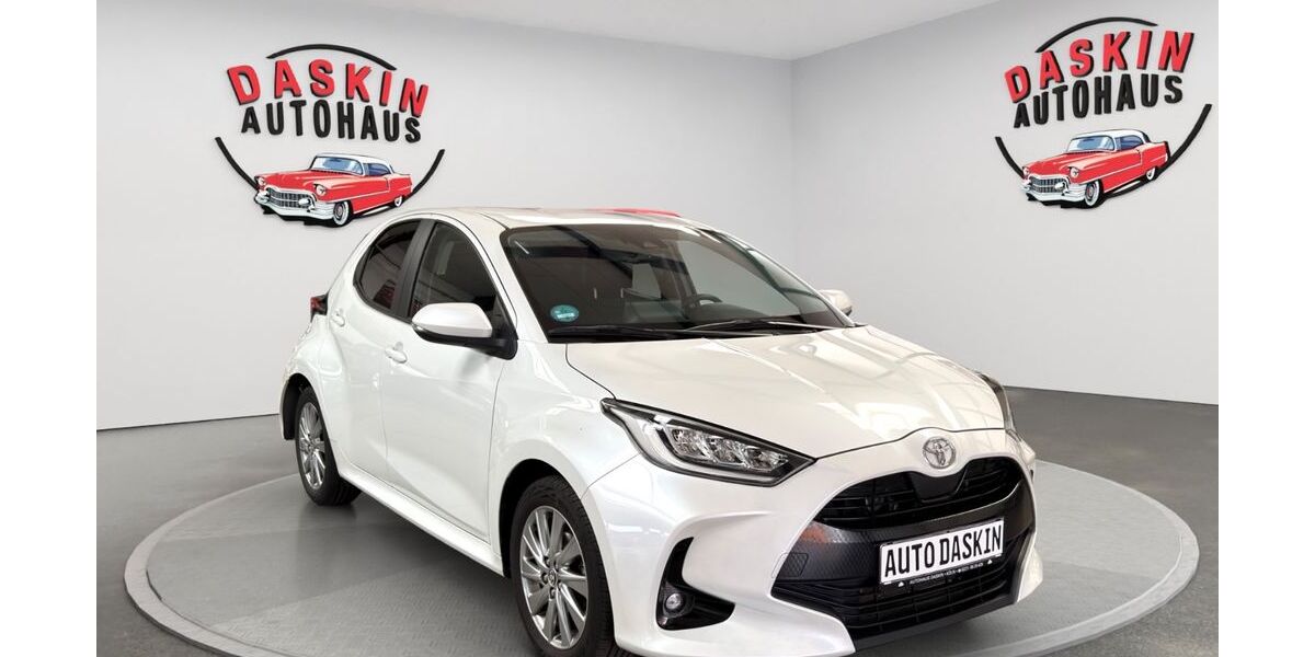Toyota Yaris 33.000 km 12.700 &euro; Köln 50827