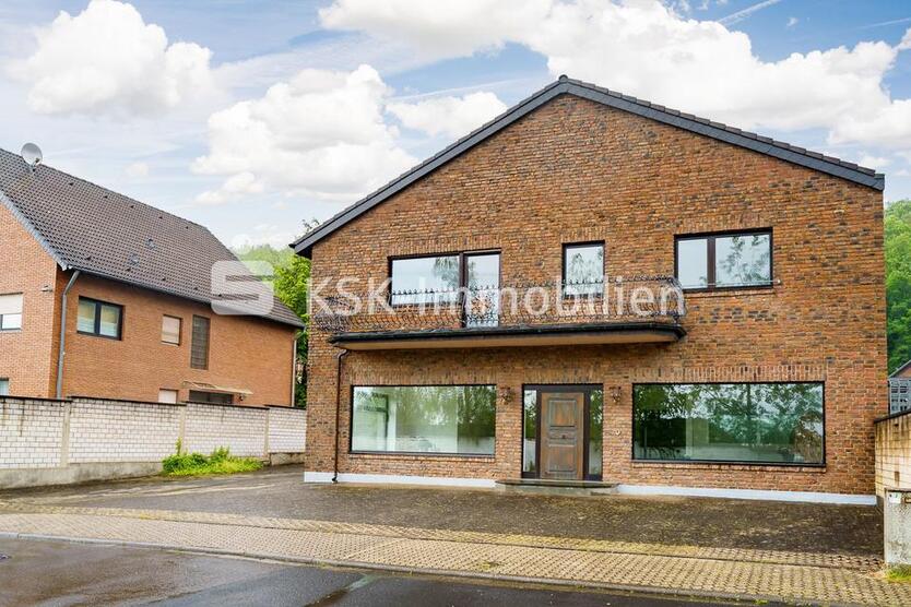 Schöne Ausstellungs-, Laden-, Büro- oder Lagerfläche in Bergheim-Quadrath-Ichendorf! zimmer