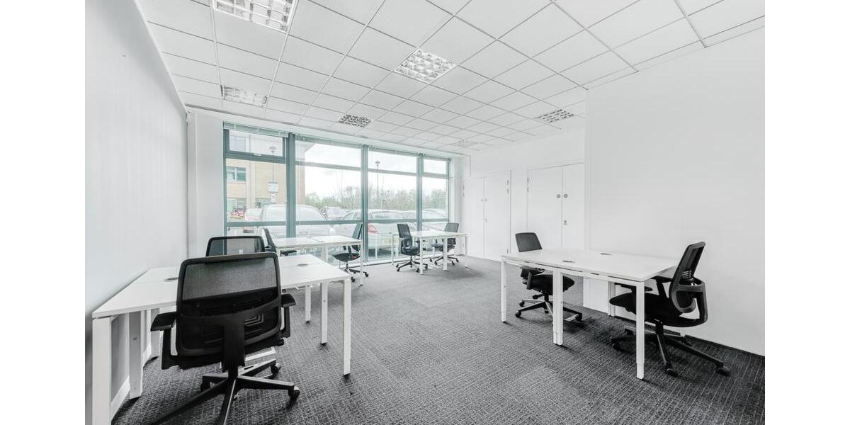 Durchgehender Zugang zu Großraumbüros für 15 Personen in Spaces Breite Straße zimmer