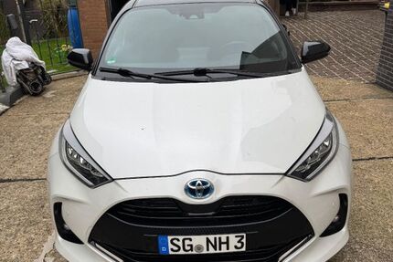 Toyota Yaris 9.600 km 22.999 € Solingen 42659