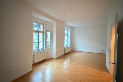 Charmante 3 Zimmer - Altbauwohnung mit Balkon 3 zimmer