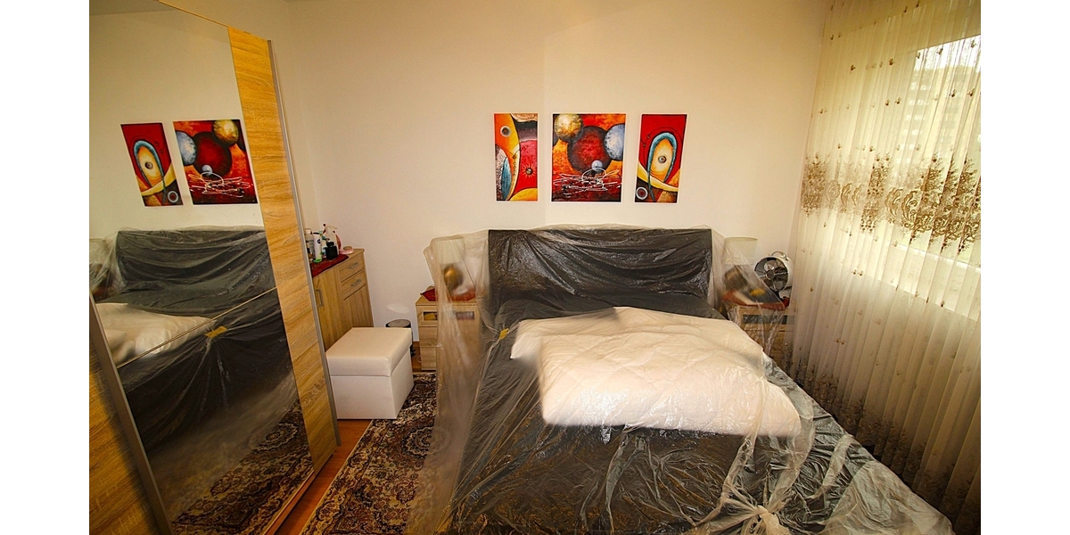 Bezugsfreie, große und barrierearme 4 Zimmer-Wohnung mit Balkon und Tiefgaragenstellplatz 4 zimmer