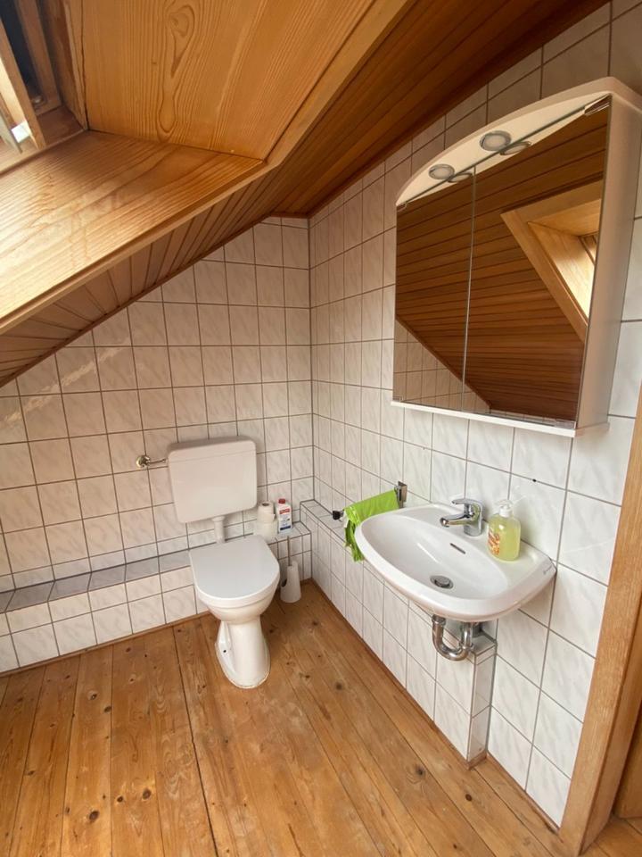 Haus mit großer Dachterrasse, Garten und Garagen in der Altstadt