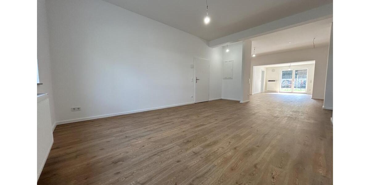 Erdgeschoßwohnung Köln Kalk - 2 Zimmer, 83 m&sup2;, 1.160&euro; | Angebot:26482213