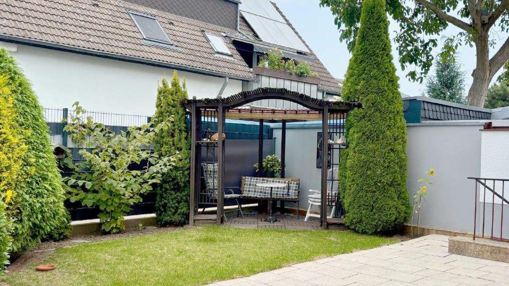 Einfamilienhaus Erftstadt Lechenich - 8 Zimmer, 226 m&sup2;, 535.000&euro; | Angebot:25360909