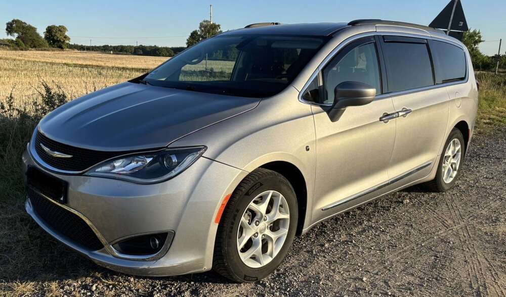 Chrysler Pacifica 137.000 km 18.000 &euro; Alfter 53347