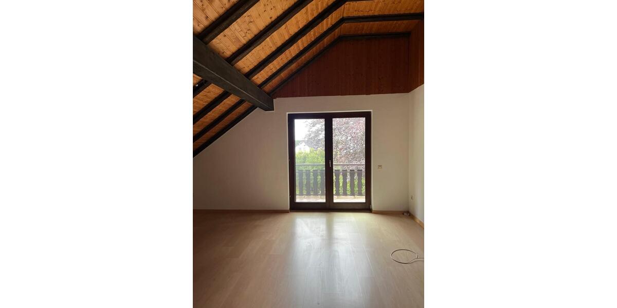 Schöne 5 Zimmer Maisonette Wohnung in Bergisch Gladbach Schildgen zimmer